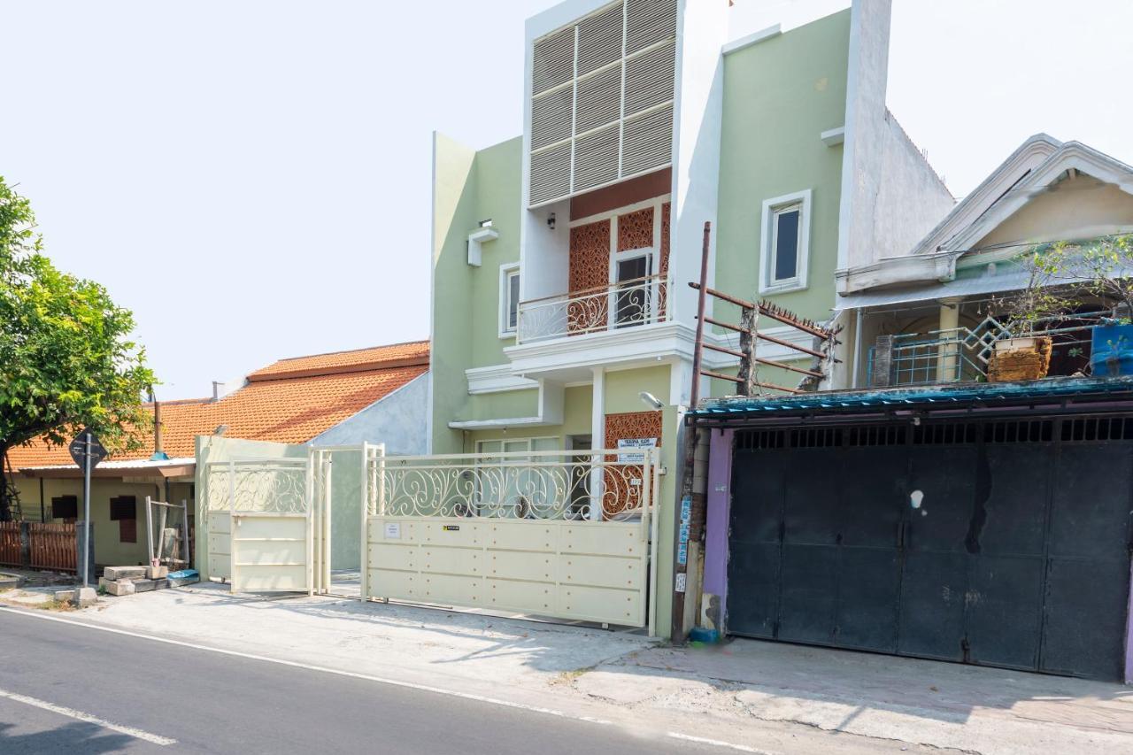 Oyo 3706 Griya Tentrem Syariah Lamongan エクステリア 写真