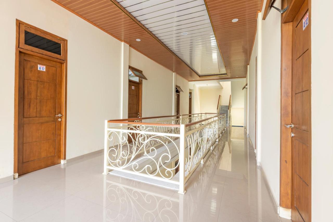 Oyo 3706 Griya Tentrem Syariah Lamongan エクステリア 写真